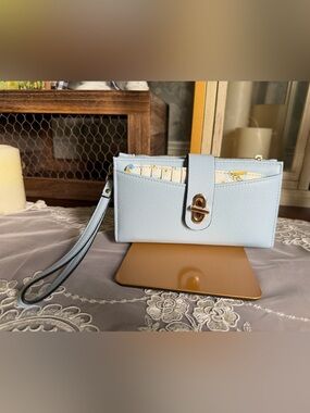 BCB Generation Classic Light Blue Wristlet Wallet w/ Lemon Insert